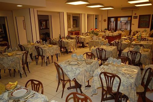 Bella Riviera Lungomare Hotel 3*